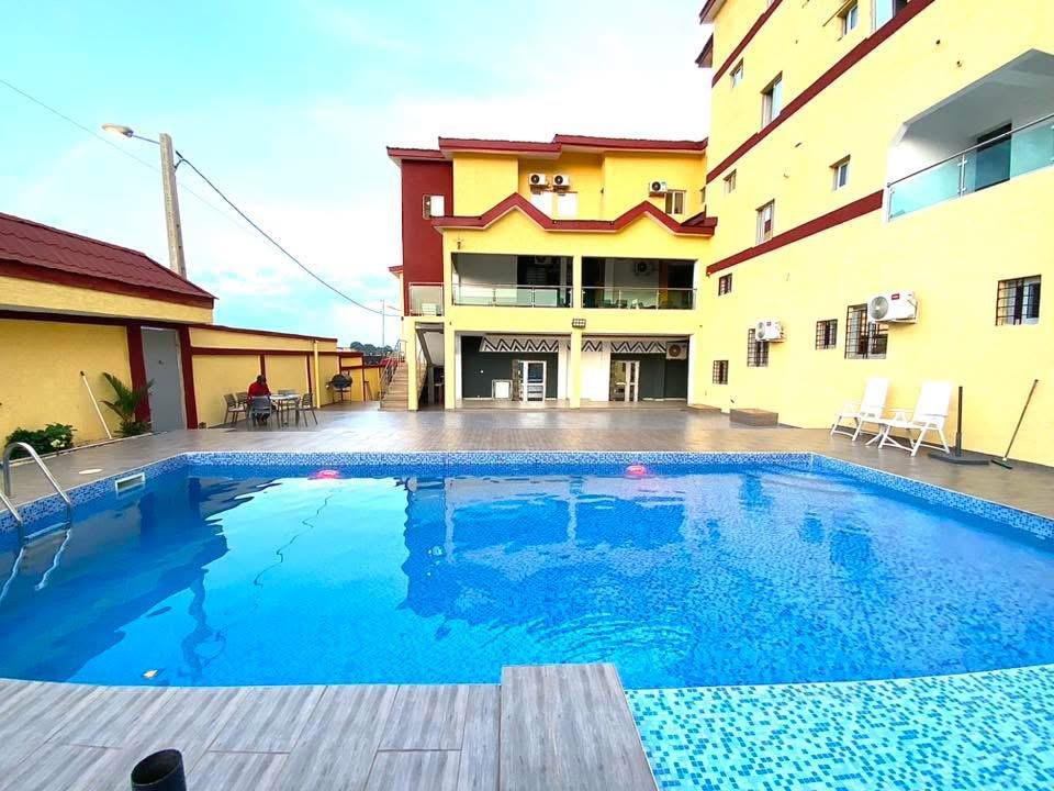 Piscine GNOUPALE Hotels