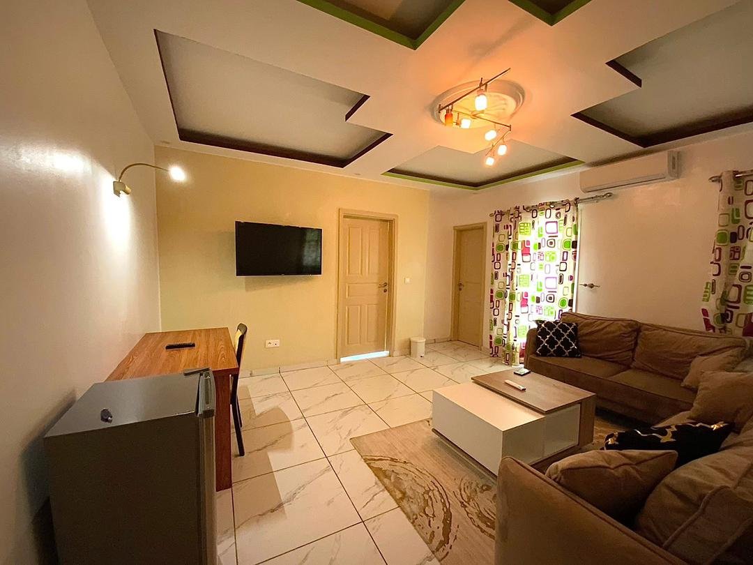 Mini Suite Salon — Yamoussoukro